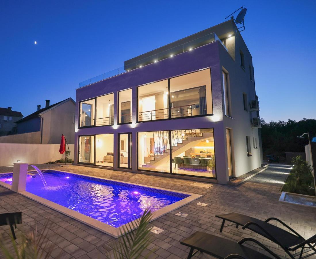 Rhapsody In Green - Luxury Villa In Zadar Crno Екстериор снимка
