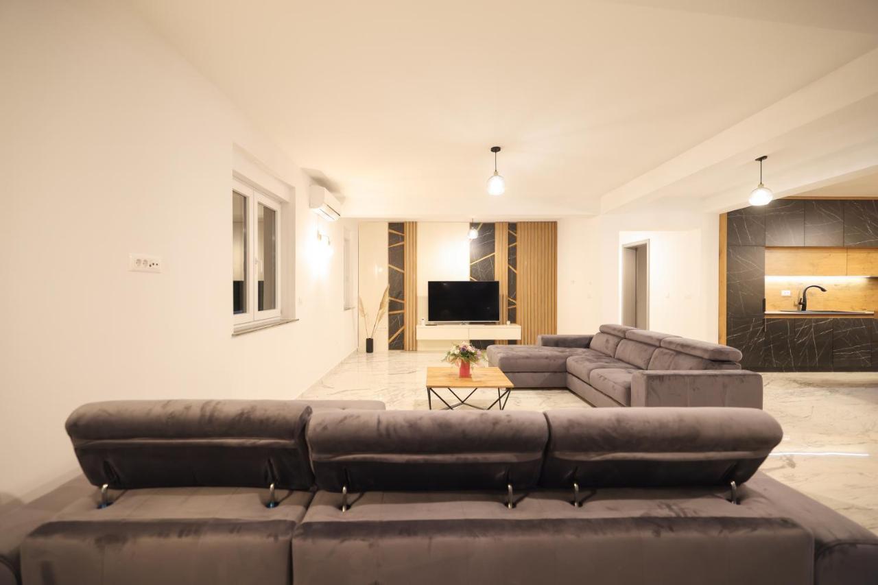 Rhapsody In Green - Luxury Villa In Zadar Crno Екстериор снимка