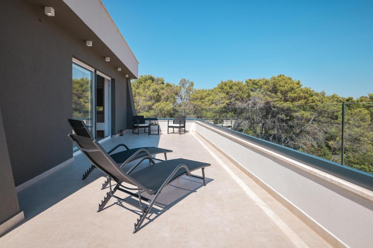 Rhapsody In Green - Luxury Villa In Zadar Crno Екстериор снимка