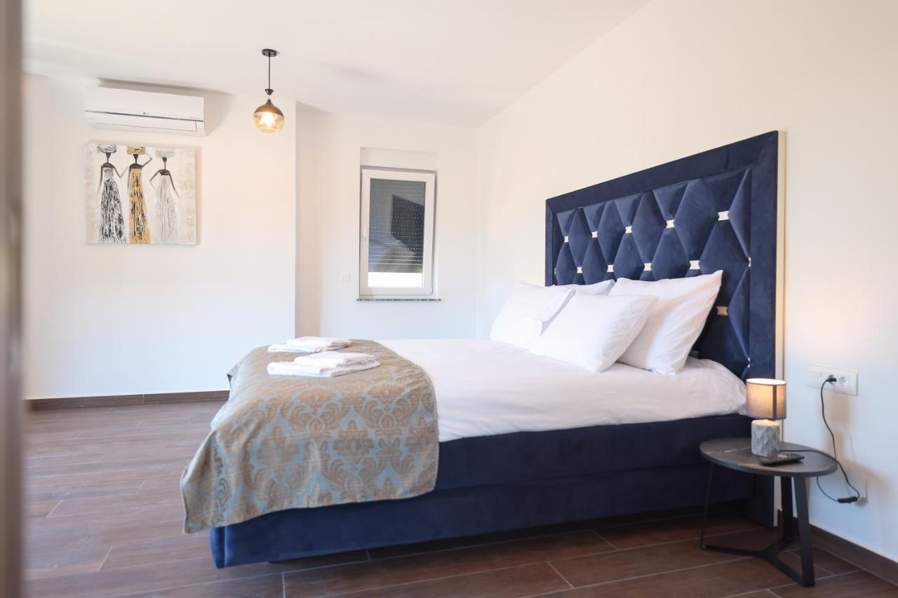 Rhapsody In Green - Luxury Villa In Zadar Crno Екстериор снимка