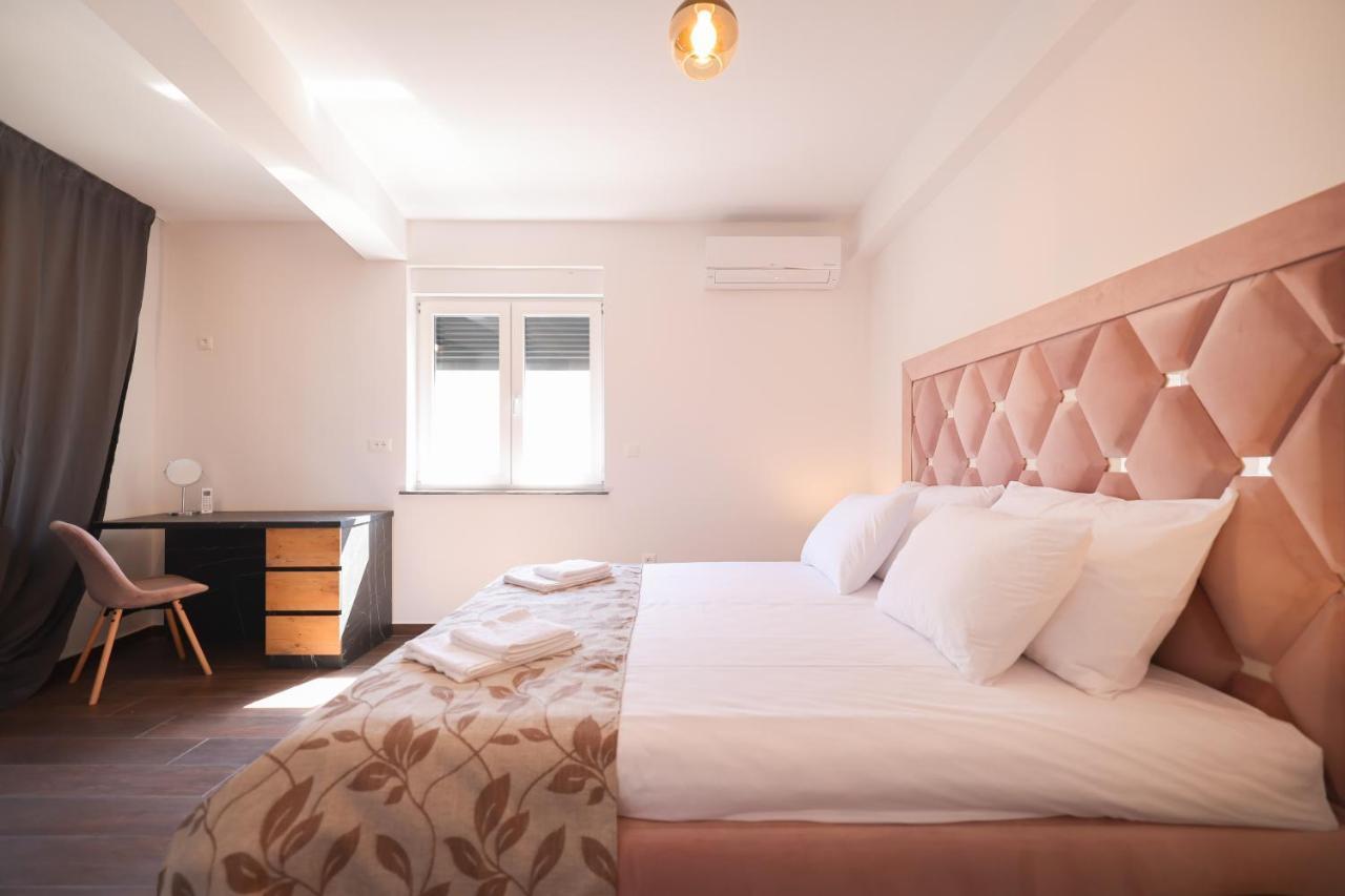Rhapsody In Green - Luxury Villa In Zadar Crno Екстериор снимка
