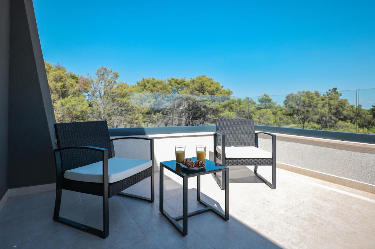 Rhapsody In Green - Luxury Villa In Zadar Crno Екстериор снимка