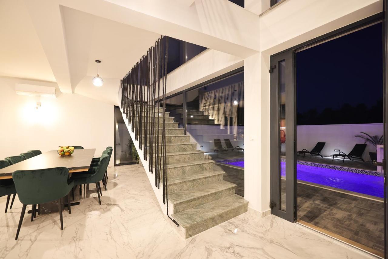 Rhapsody In Green - Luxury Villa In Zadar Crno Екстериор снимка
