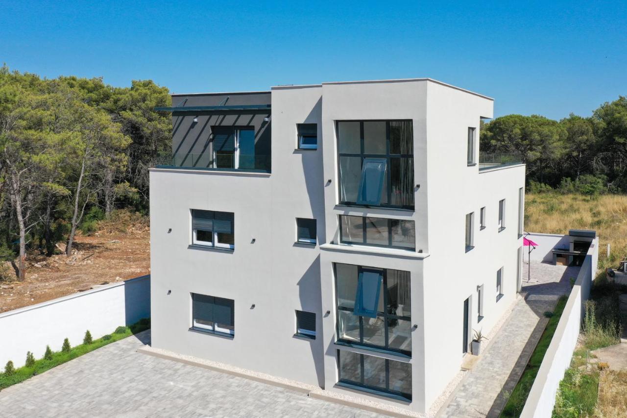 Rhapsody In Green - Luxury Villa In Zadar Crno Екстериор снимка