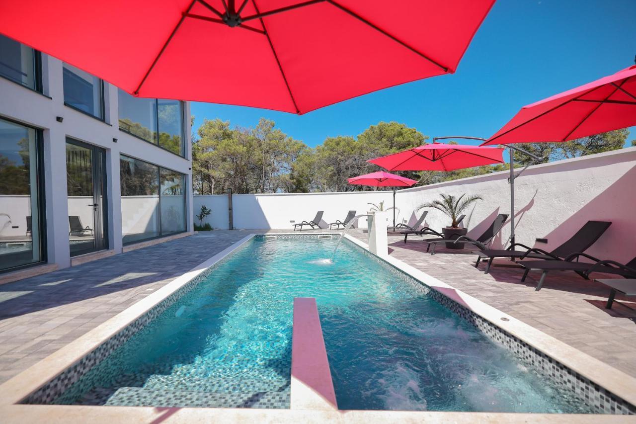 Rhapsody In Green - Luxury Villa In Zadar Crno Екстериор снимка